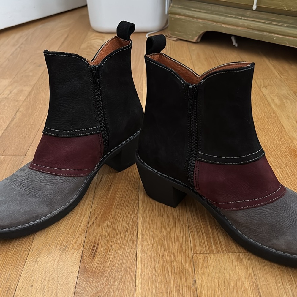 Suede booties - Picture 3 of 6